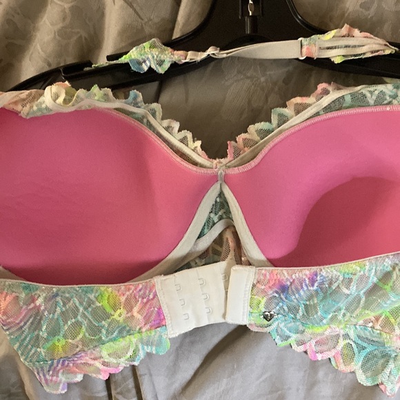 Pink Victoria’s Secret Beautiful design bras straps around neck - Picture 3 of 5